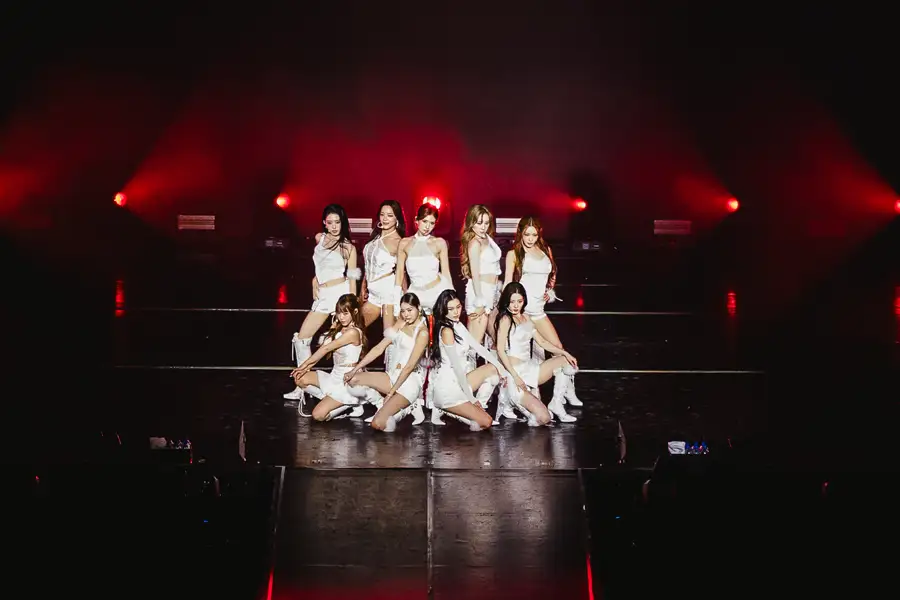 I.O.I Celebrates 10th Anniversary with Emotional Reunion at ‘LOOP in Bangkok’ Concert