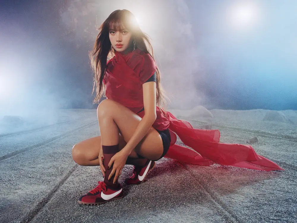 จากความฝันสู่ดวงจันทร์! ลิซ่า BLACKPINK ถ่ายทอดเรื่องราว “Moonshot” ผ่านแคมเปญ Nike Sportswear Moon Shoe