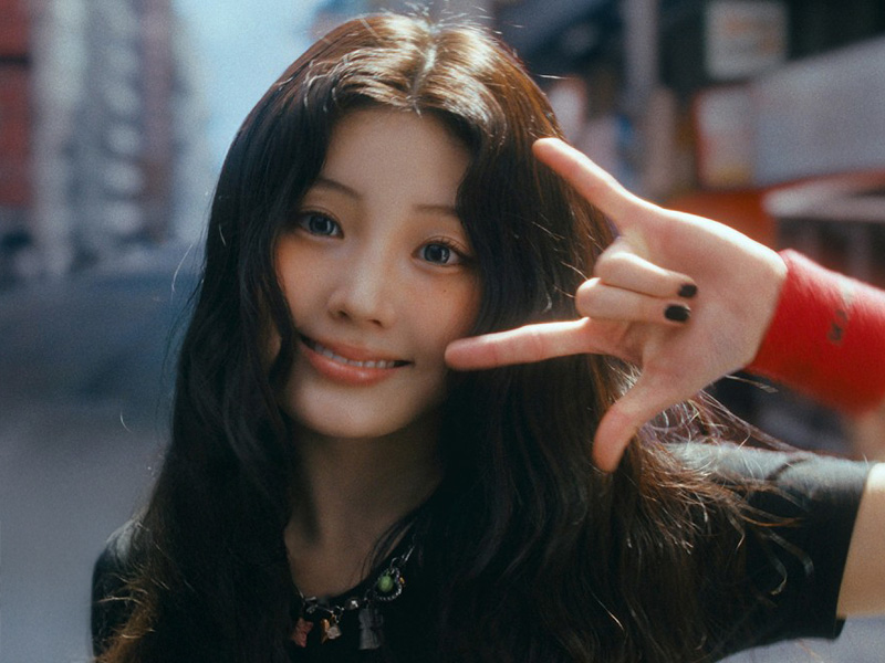 ILLIT คัมแบ็กพร้อมมินิอัลบั้มชุดที่ 4 ‘MAMIHLAPINATAPAI’ ปล่อย MV เพลง “It’s Me” พลิกภาพลักษณ์สู่แนวเทคโนครั้งแรก