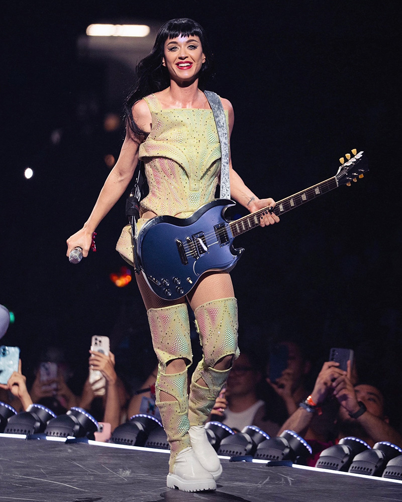Katy-Perry-The-Lifetimes-Tour-Still-5.jpg